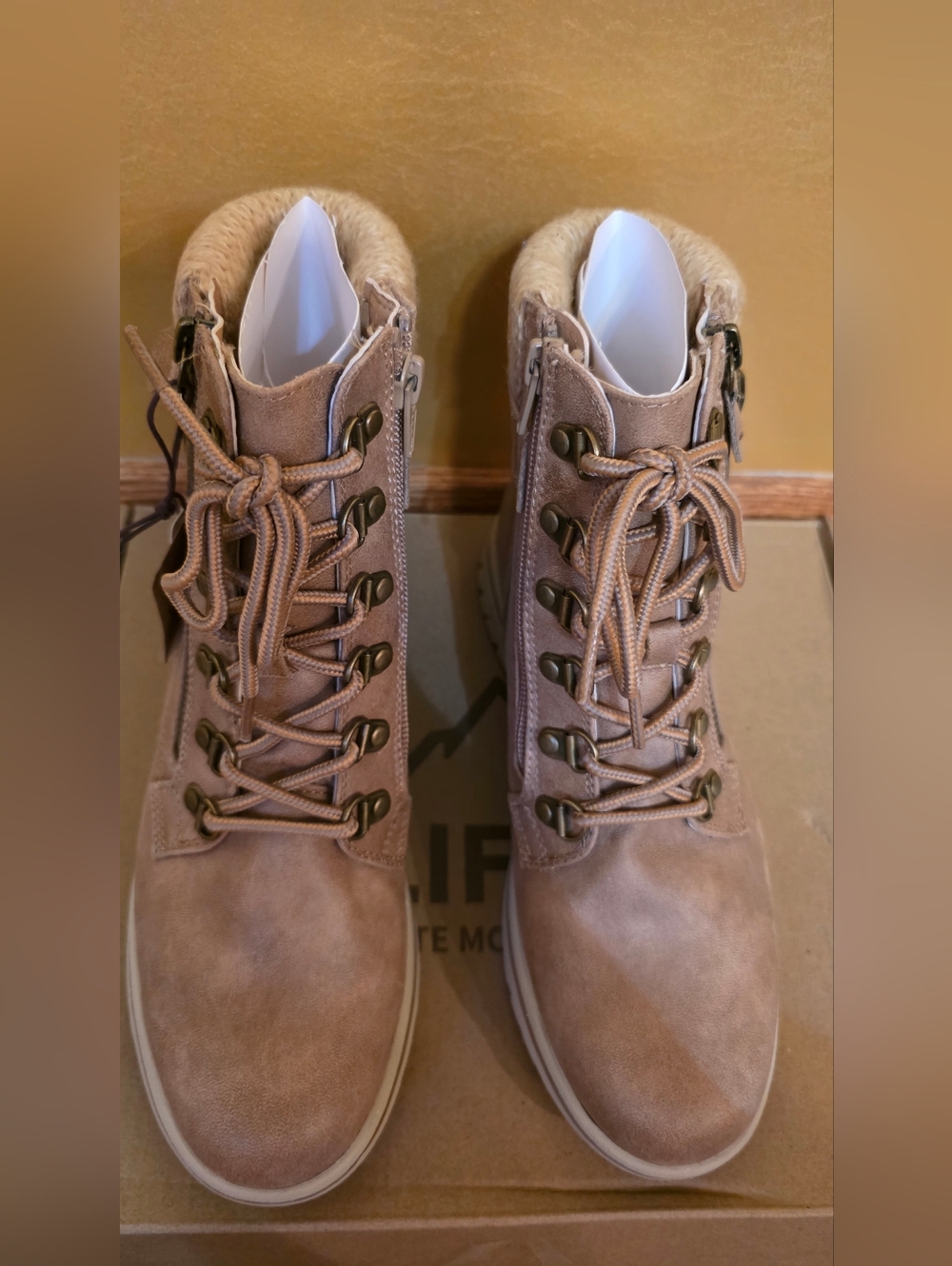 Cliffs by White Mountain Boots